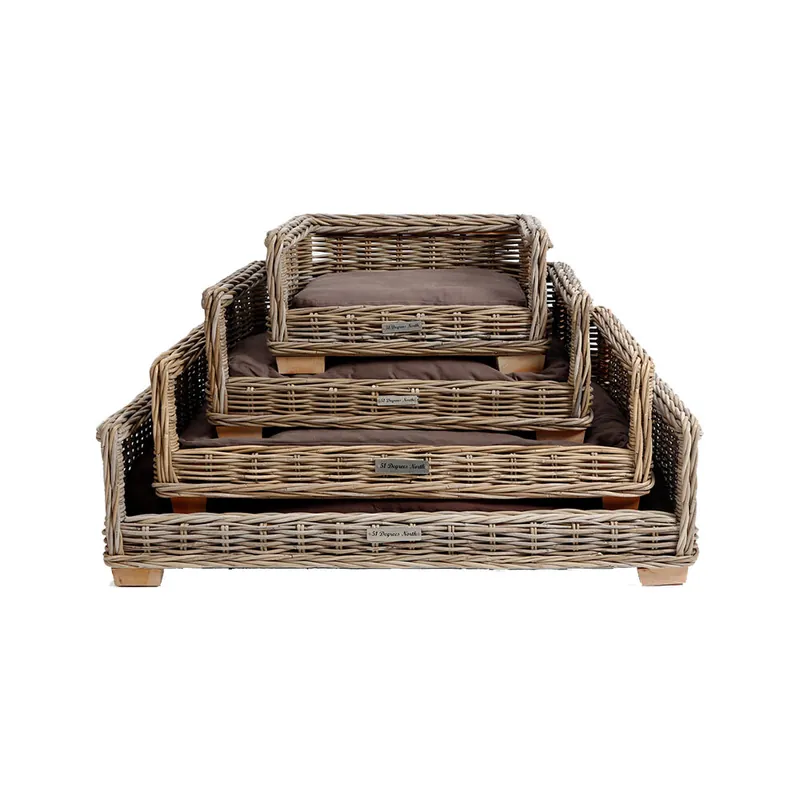 Betrouwbaar 51 Degrees North Rattan Bed