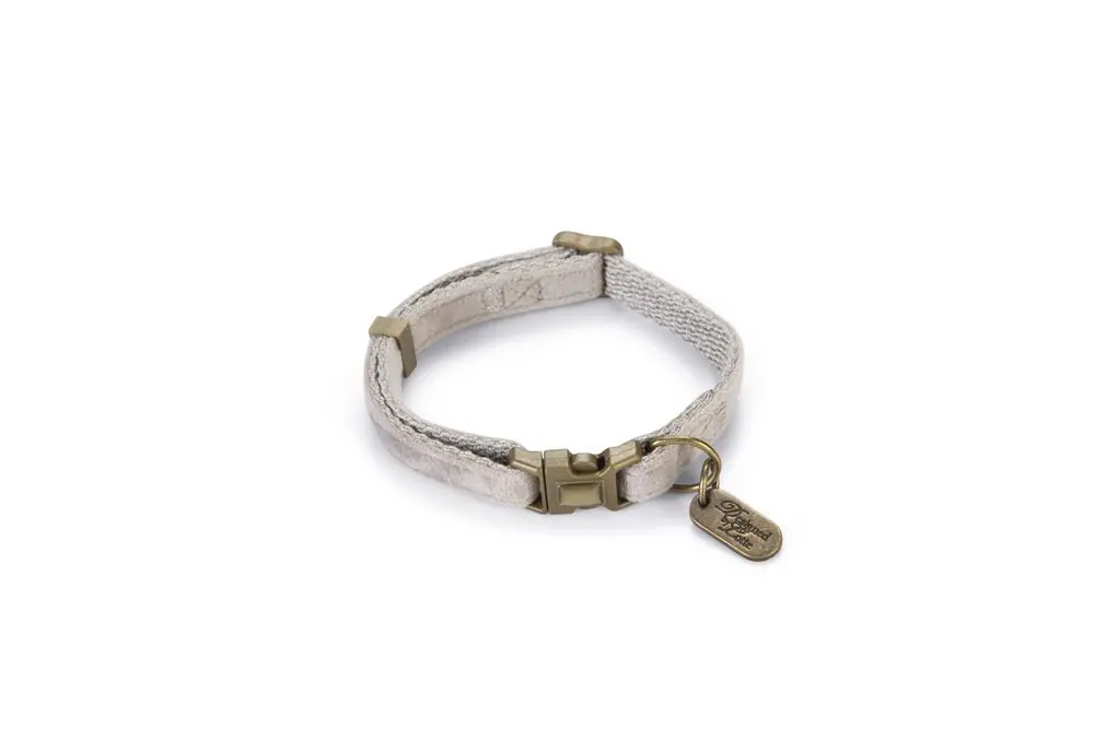 Designed by Lotte Kattenhalsband Velura Gratis Retour